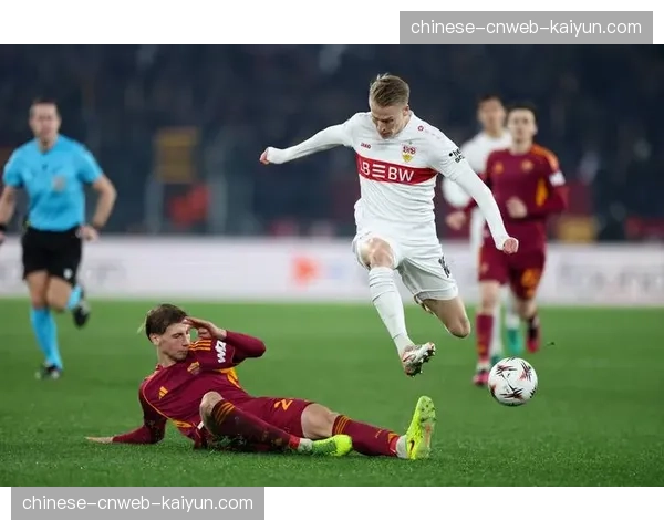 半场战报：斯图加特1-0法兰克福，菲里希直接任意球破门
