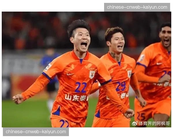 上海海港3-1山东泰山，夺冠热门对决中，海港在关键防守区域的跑动协同性更佳