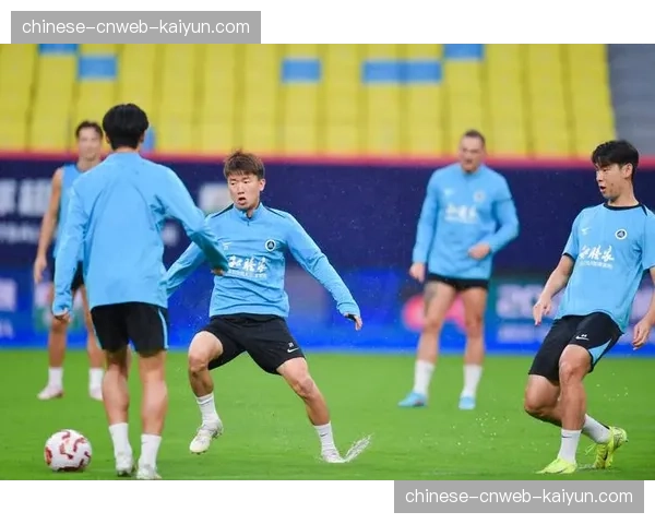 【2026年4月中超联赛·人物·特写特写深圳新鹏城门将：全场贡献5次成功出击摘取传中球，化解对手边路攻势