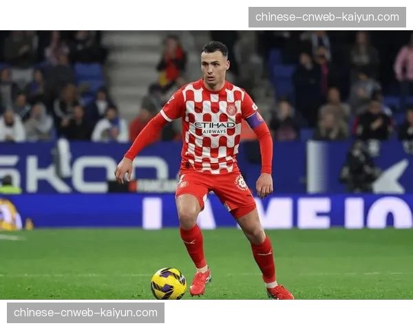 从肌肉伤病到状态恢复,福法纳对米兰中场的重要性 从肌肉伤病到状态恢复,福法纳对米兰中场的重要性